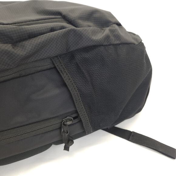 THULE Backpack 18L Black Safe Zone Laptop Daypack Travel School Work Gorpcore - Picture 8 of 9